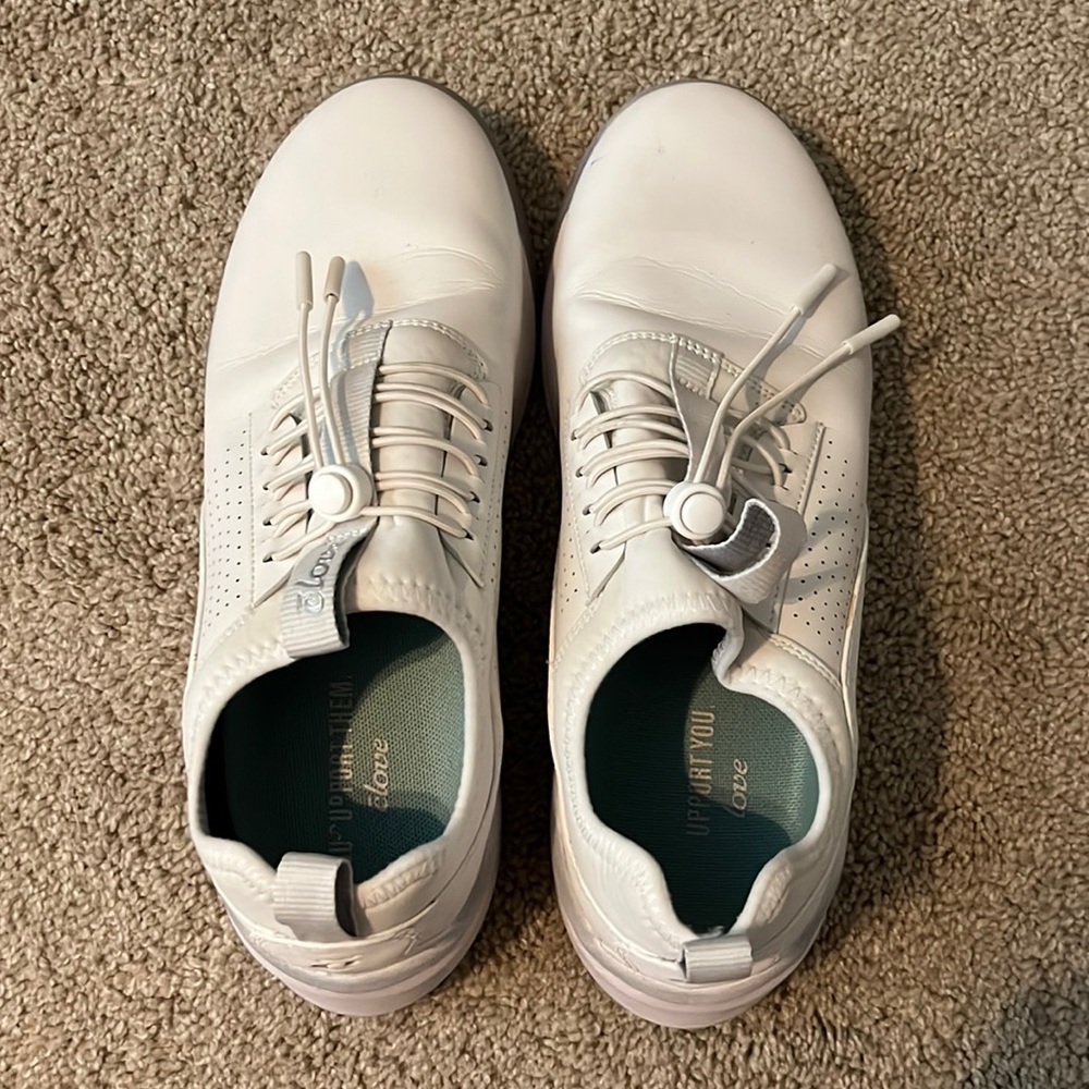 Clove Nursing Shoes